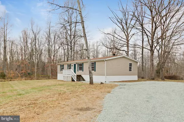 Louisa, VA 23093,915 HASHER LN