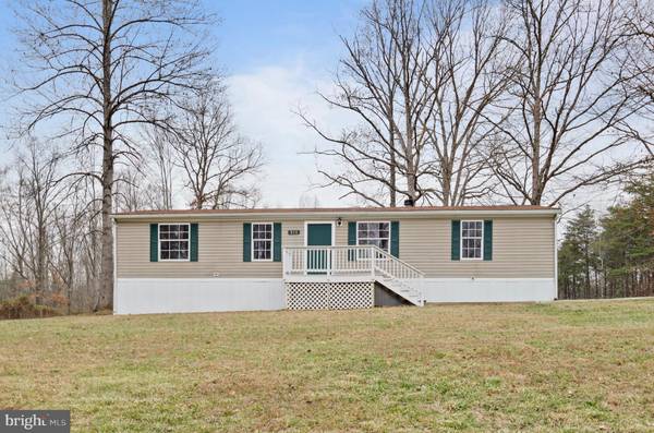 915 HASHER LN, Louisa, VA 23093