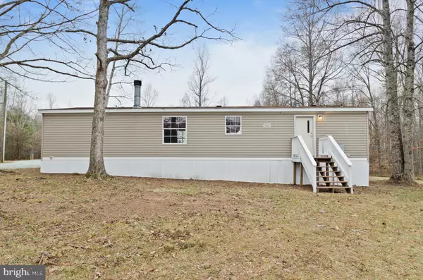 Louisa, VA 23093,915 HASHER LN