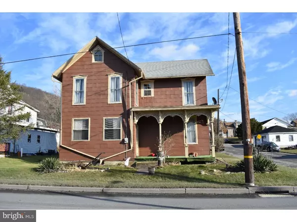 402 E RAILROAD AVE, New Ringgold, PA 17960