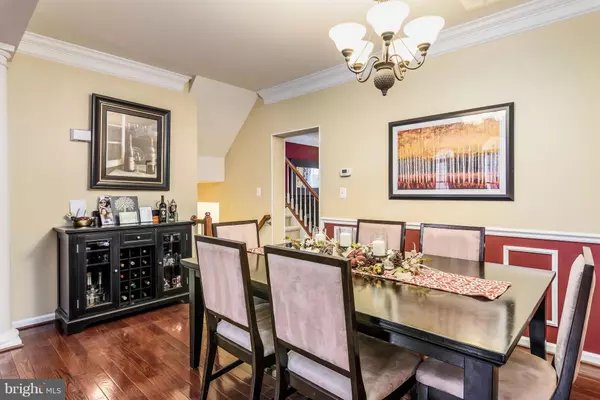 Chantilly, VA 20152,25191 LARKS TER