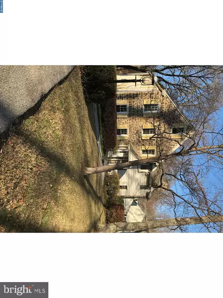 25 FOREST RD, Wayne, PA 19087