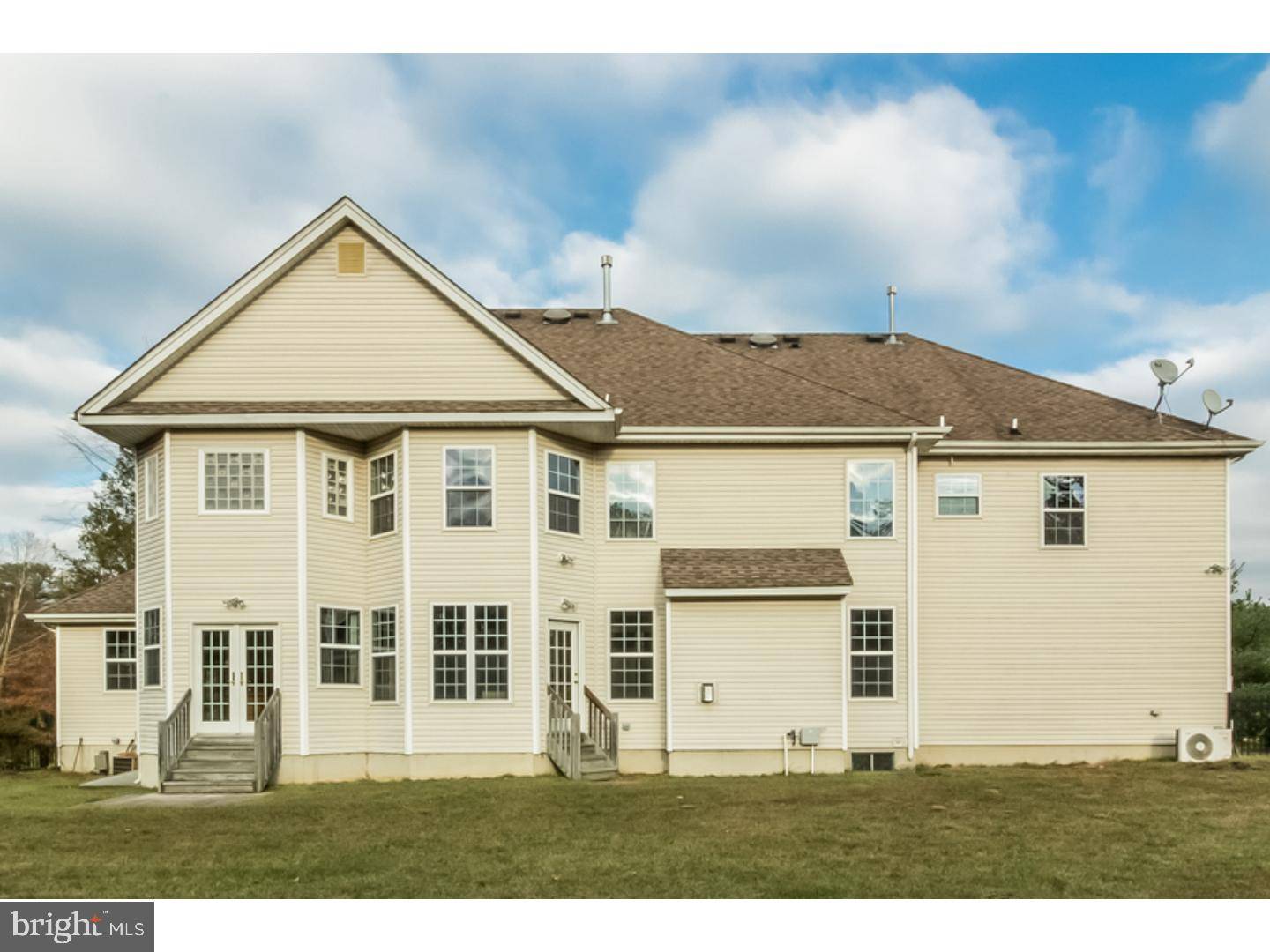 Jackson, NJ 08527,18 FOX HOLLOW DR