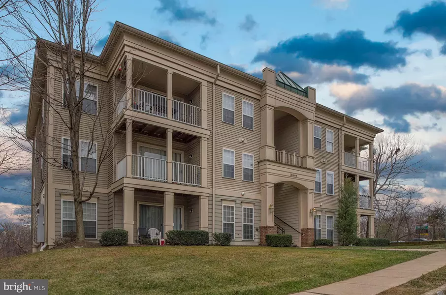 1060 GARDENVIEW LOOP #202, Woodbridge, VA 22191