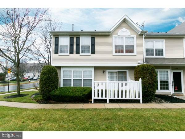 2205 SAXONY DR, Mount Laurel, NJ 08054