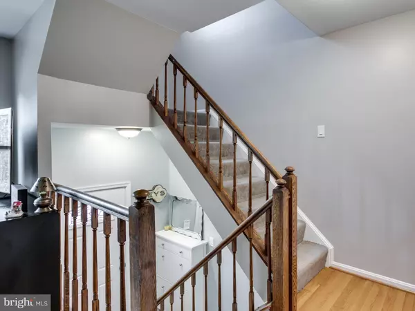 Alexandria, VA 22315,7359 SPRINGLEIGH WAY