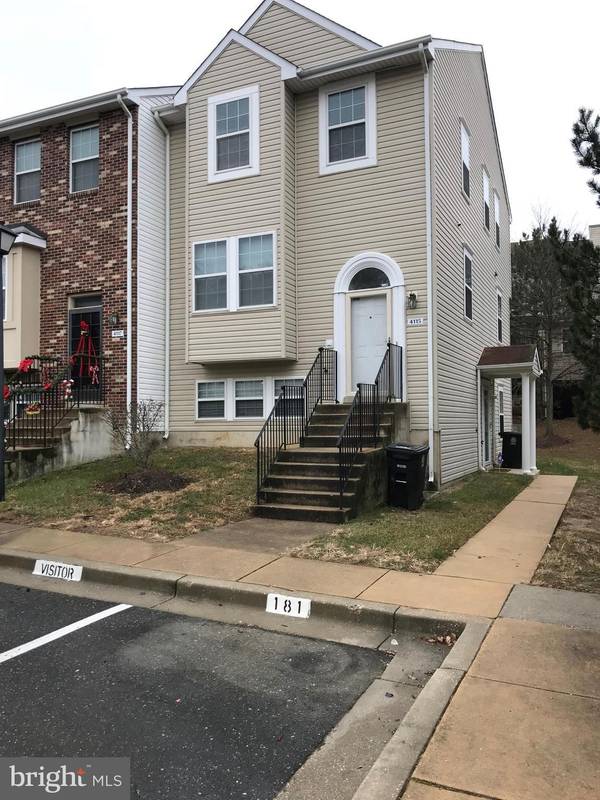 4115 CANDY APPLE LN #8, Suitland, MD 20746