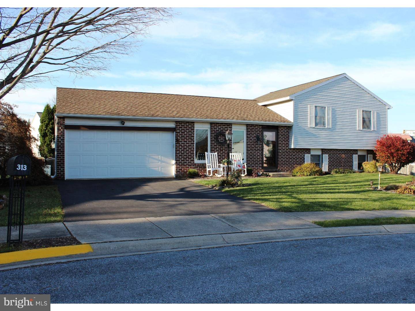 313 HERITAGE DR, New Holland, PA 17557