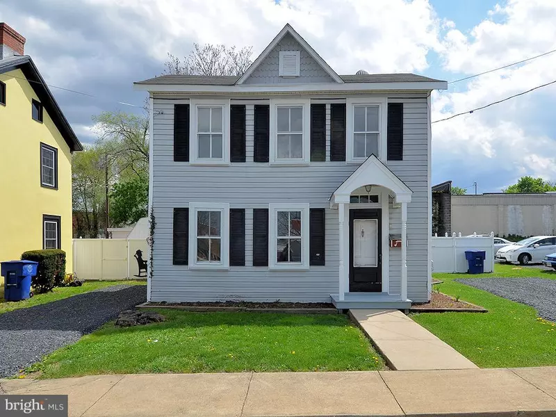 9 2ND ST, Front Royal, VA 22630