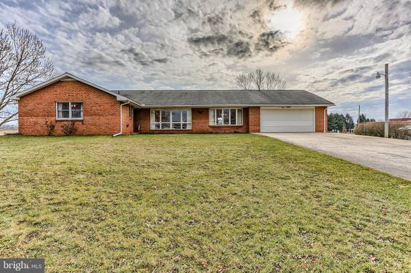 5416 3RD ST, Chambersburg, PA 17202