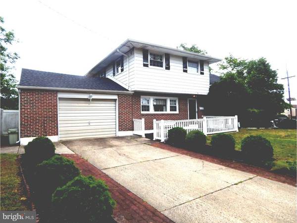 1 E FERNDALE DR, Runnemede, NJ 08078