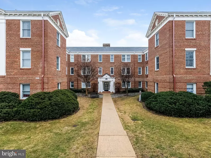 906 WASHINGTON ST S #308, Alexandria, VA 22314