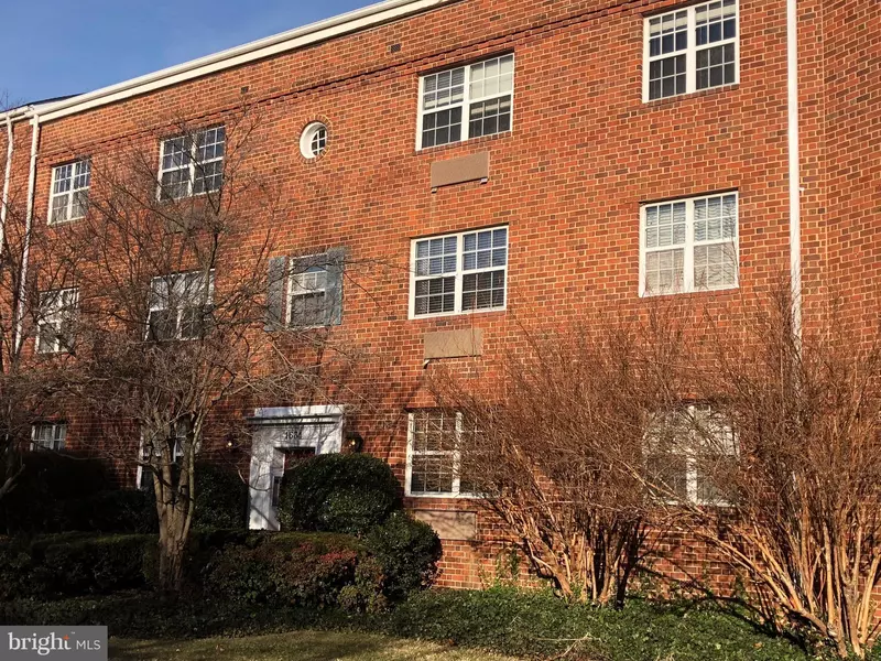 1634 ABINGDON DR #302, Alexandria, VA 22314