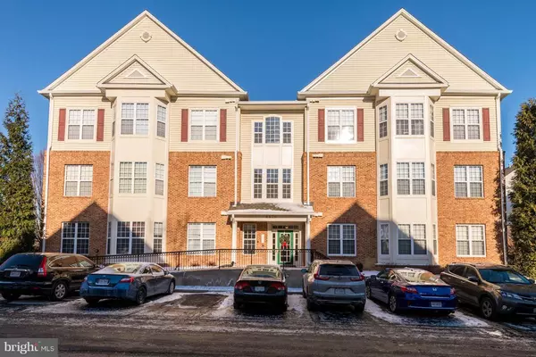 6476 CHEYENNE DR #303, Alexandria, VA 22312