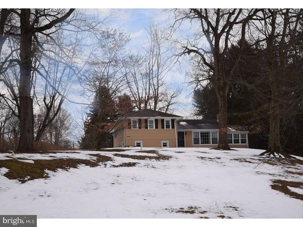 Broomall, PA 19008,717 WINCHESTER RD