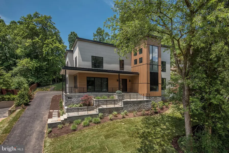 1528 FOREST VILLA LN, Mclean, VA 22101