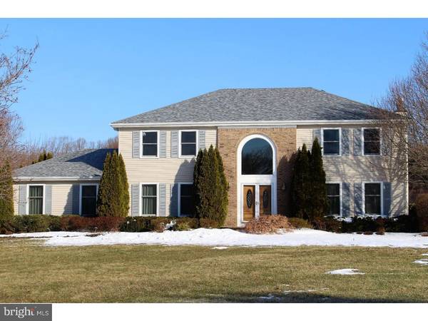 6 STACEY DR, Cream Ridge, NJ 08514