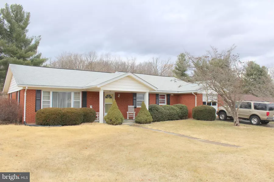 44 GREENFIELD RD, Luray, VA 22835