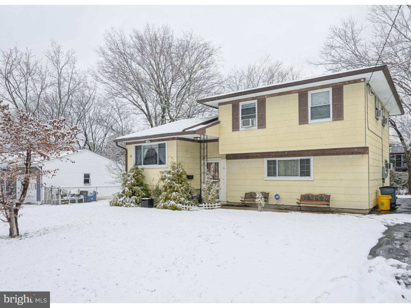 8 BITTERSWEET RD, Ewing, NJ 08638