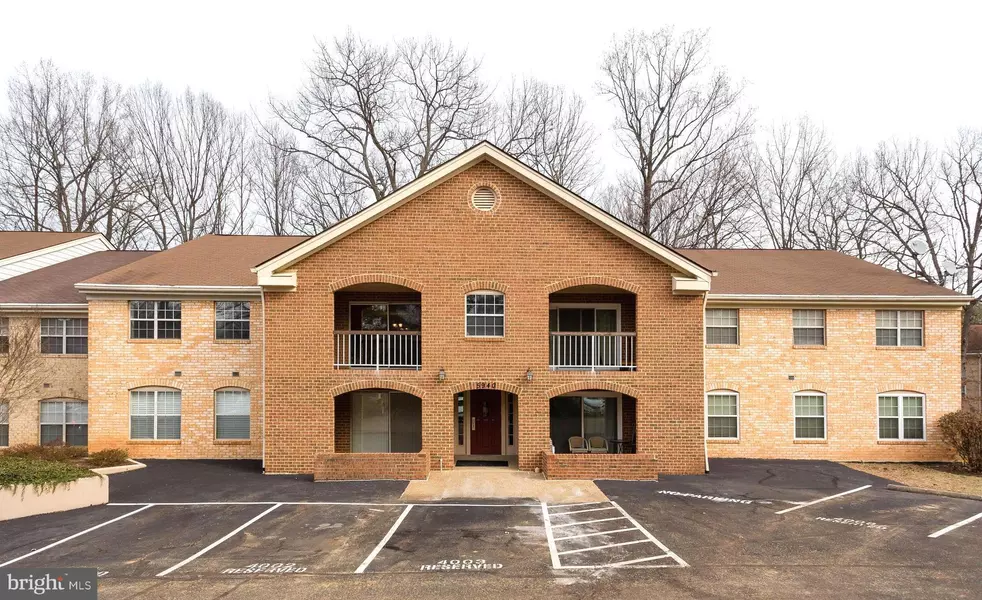 5940 COVE LANDING RD #301, Burke, VA 22015