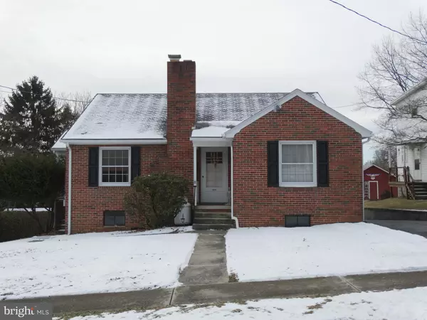 305 7TH ST, Waynesboro, PA 17268