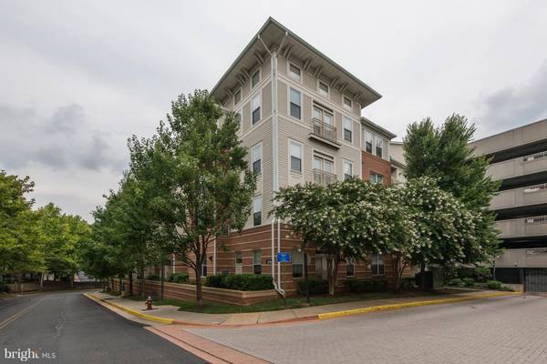 9490 VIRGINIA CENTER BLVD #340, Vienna, VA 22181