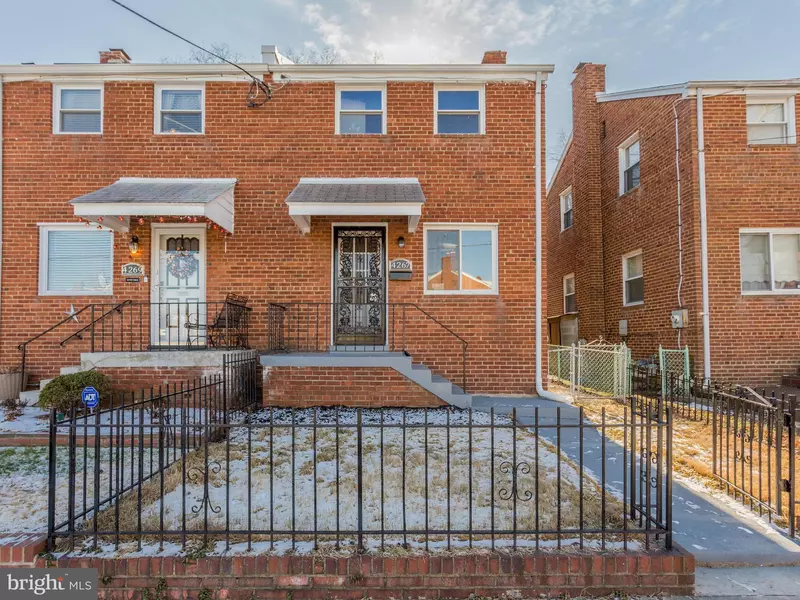 4267 HILDRETH ST SE, Washington, DC 20019