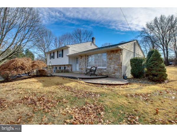 1581 CHINQUAPIN RD, Holland, PA 18966