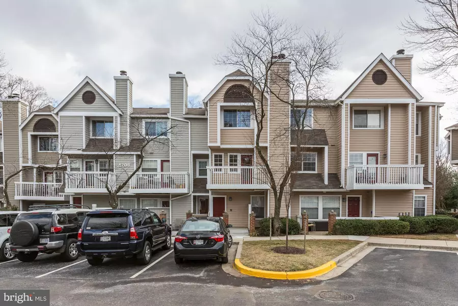 5708 CHAPMAN MILL DR #110, Rockville, MD 20852