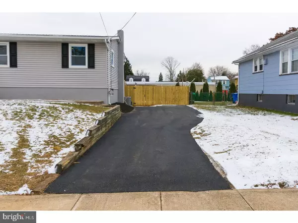 Burlington, NJ 08016,807 WOODLAND AVE