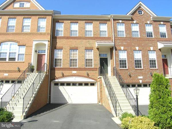 41898 CINNABAR SQ, Stone Ridge, VA 20105