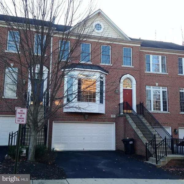 4088 WALNUT COVE CIR, Fairfax, VA 22033