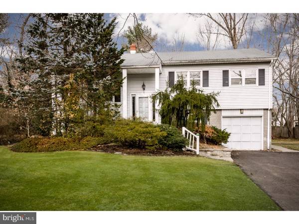 7 PINEHURST DR, East Windsor, NJ 08512