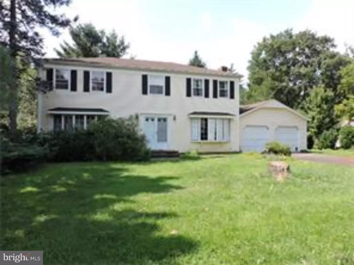 Lawrence Township, NJ 08648,8 IVY GLEN LN