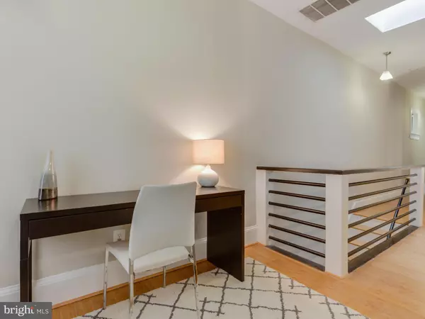 Washington, DC 20009,1705 EUCLID ST NW #2