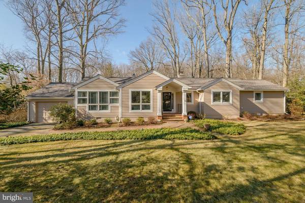 3064 CEDARWOOD LN, Falls Church, VA 22042