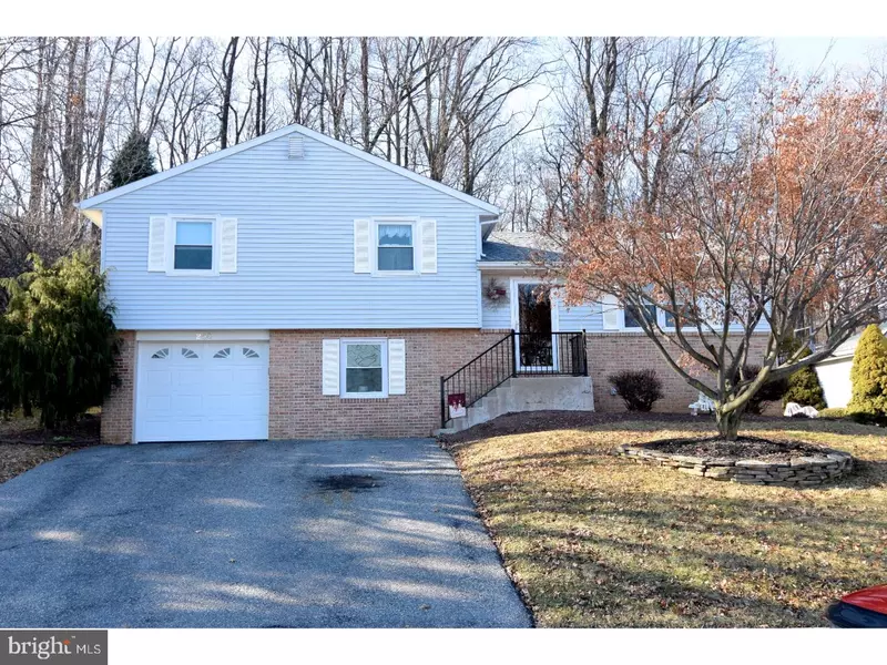 258 DIPLOMAT DR, Robesonia, PA 19551