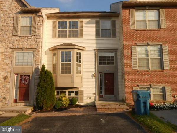 1262 WANDA DR, Hanover, PA 17331