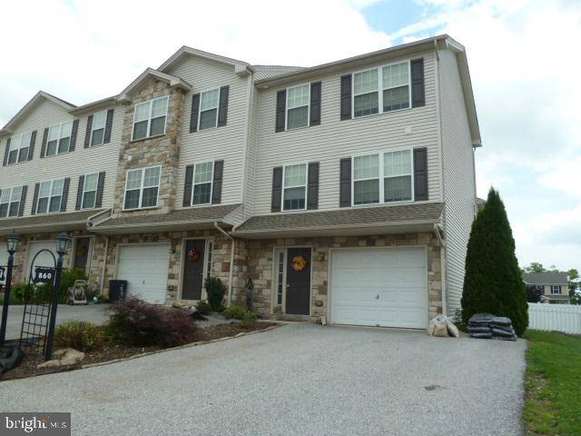 860 RACHEL DR, York, PA 17404