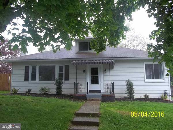 8 VALLEY RD, Jacobus, PA 17407