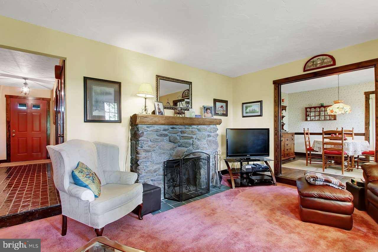 Hanover, PA 17331,97 OAK CIR