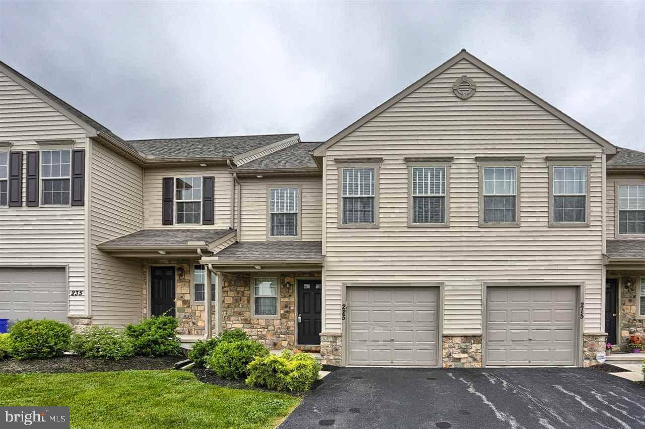 225 CEDAR RUN DR, York, PA 17404