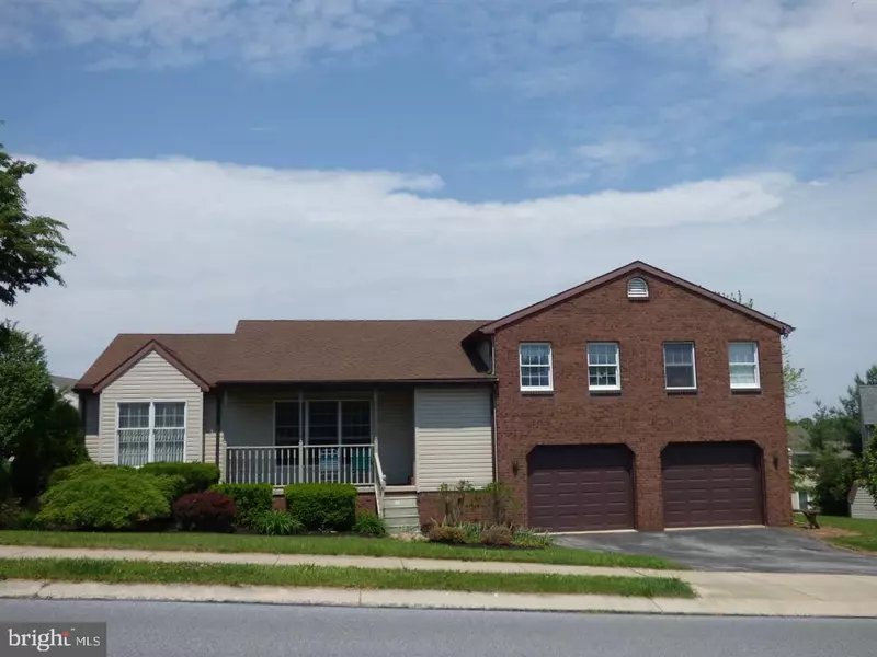 2710 LOMAN AVE, York, PA 17408