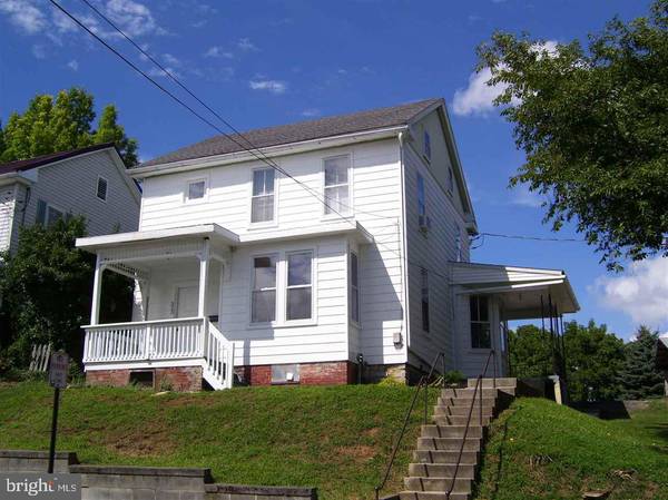 323 W 2ND ST, Waynesboro, PA 17268