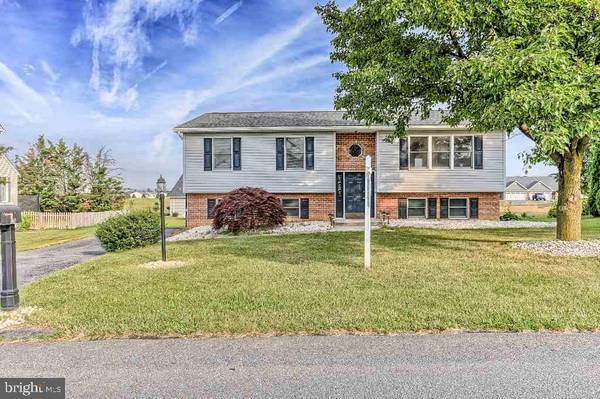 209 HICKORY LN, Shippensburg, PA 17257