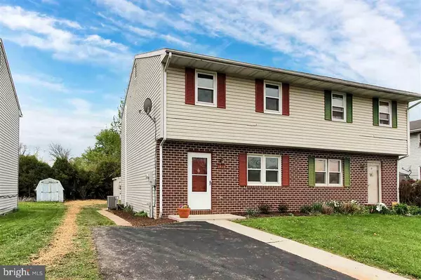 1413 BAER AVE, Hanover, PA 17331