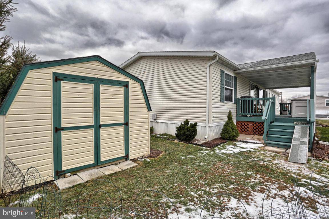Ephrata, PA 17522,140 TULIP CIR