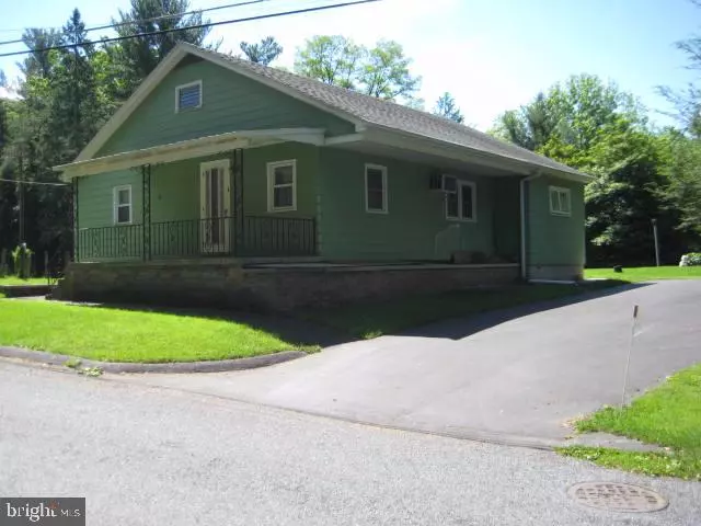 10 PARK AVE, Mt Gretna, PA 17064