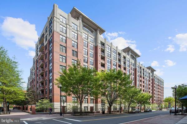 1021 GARFIELD ST #B29, Arlington, VA 22201