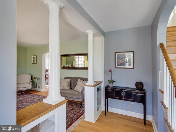 Arlington, VA 22207,4612 24TH ST N